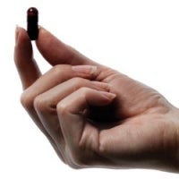 Hand_Holding_Pill
