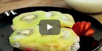 Hình ảnh Nem cuốn hoa quả với Sữa chua Vanilla